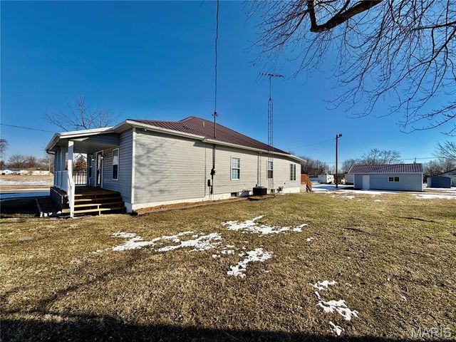 100 School Street, Wilsonville, IL 62093