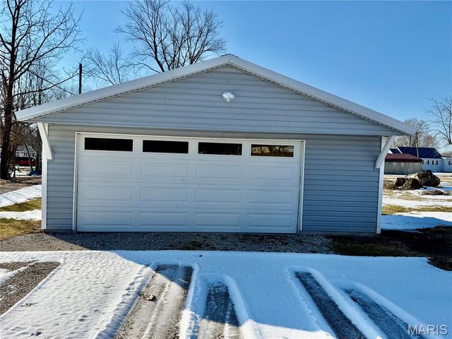 100 School Street, Wilsonville, IL 62093