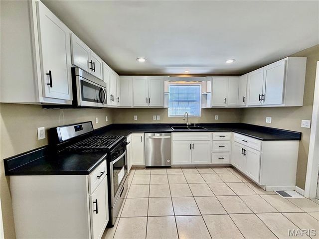 100 School Street, Wilsonville, IL 62093