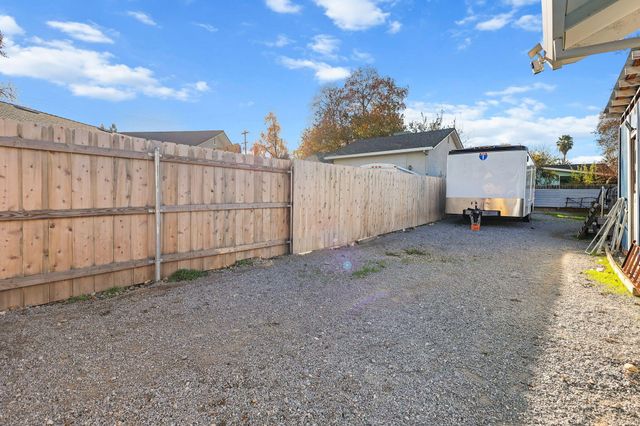 7060 Pit Road, Redding, CA 96001