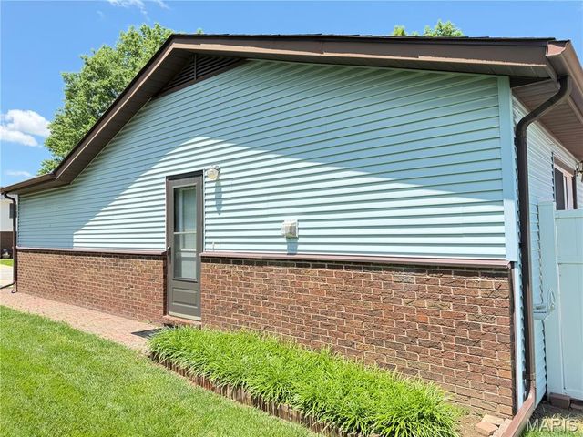 519 Franklin Avenue, Troy, IL 62294