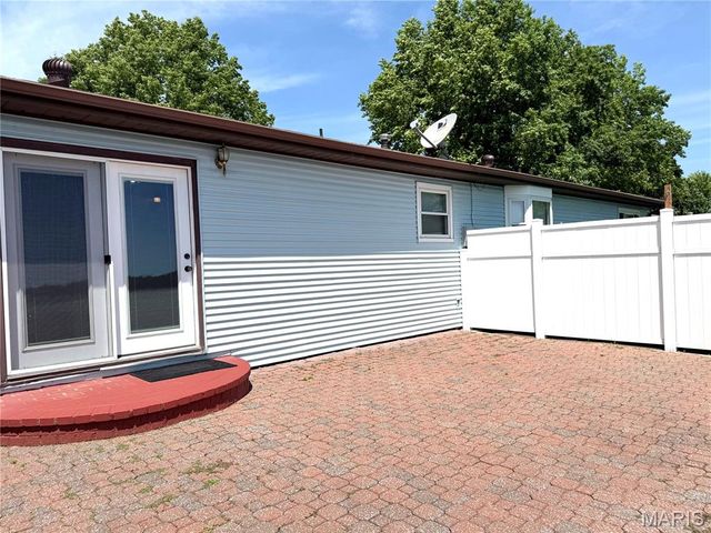 519 Franklin Avenue, Troy, IL 62294