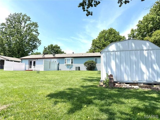 519 Franklin Avenue, Troy, IL 62294