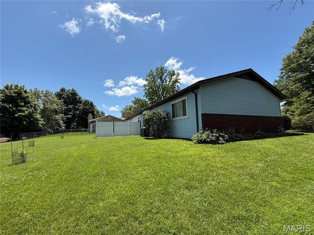 519 Franklin Avenue, Troy, IL 62294