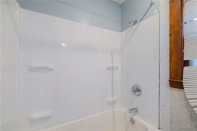 1703 Niagara Street, Niagara Falls, NY 14303
