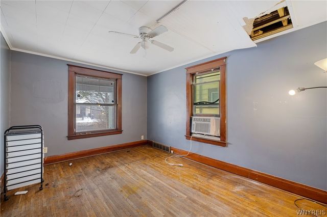 1703 Niagara Street, Niagara Falls, NY 14303