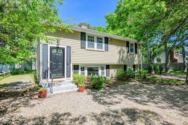 19 Maine Avenue, Yarmouth, MA 02673