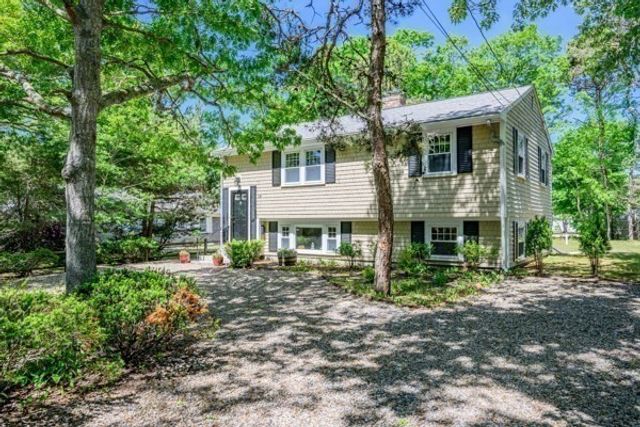 19 Maine Avenue, Yarmouth, MA 02673