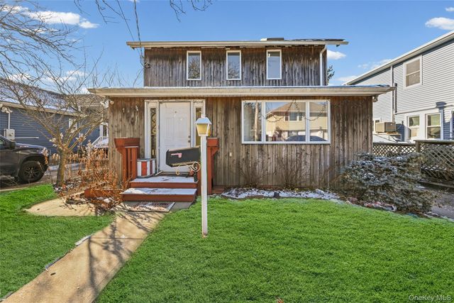 130 Gordon Place, Freeport, NY 11520