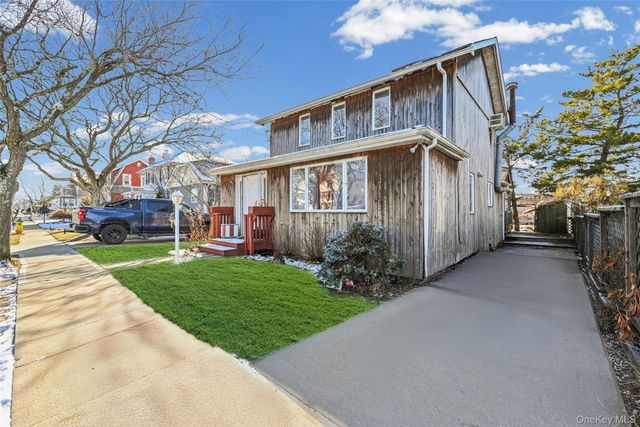 130 Gordon Place, Freeport, NY 11520