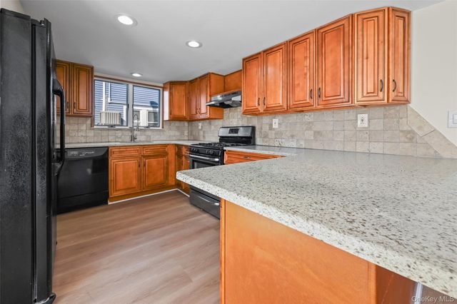 130 Gordon Place, Freeport, NY 11520