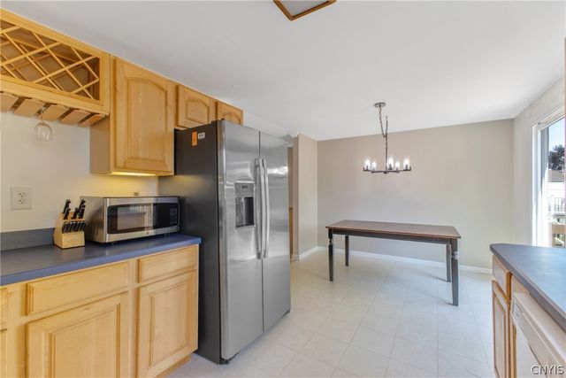 4258 Amblewood Lane, Clay, NY 13041