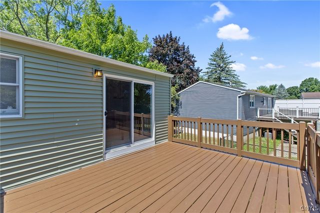 4258 Amblewood Lane, Clay, NY 13041