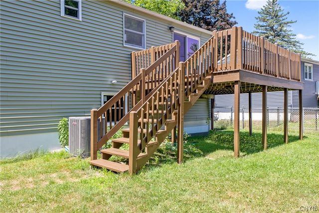 4258 Amblewood Lane, Clay, NY 13041