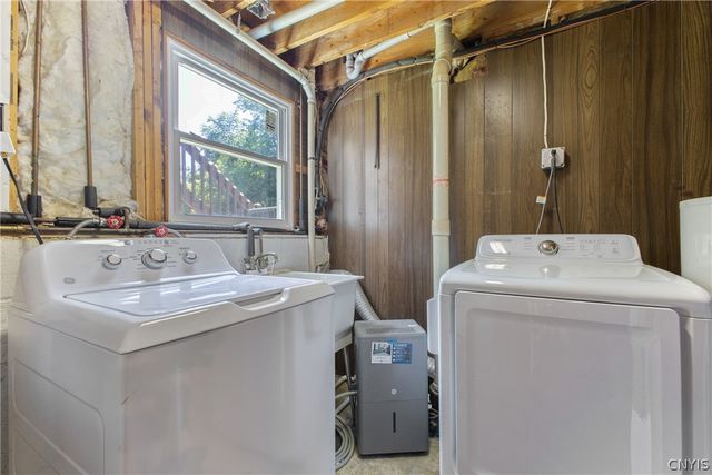 4258 Amblewood Lane, Clay, NY 13041