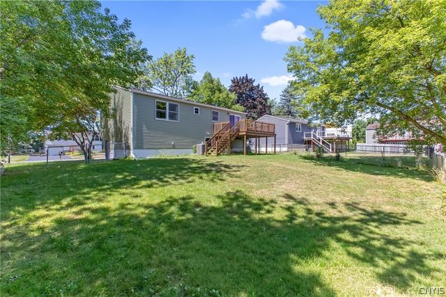 4258 Amblewood Lane, Clay, NY 13041