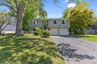 4258 Amblewood Lane, Clay, NY 13041