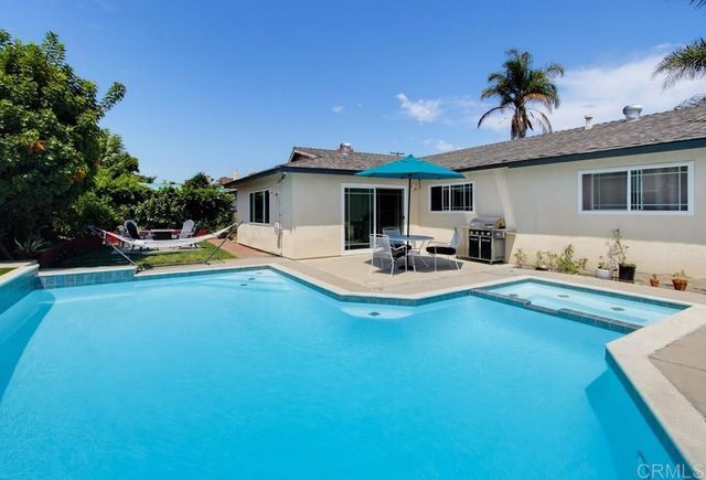 4925 Siesta Drive, Oceanside, CA 92057