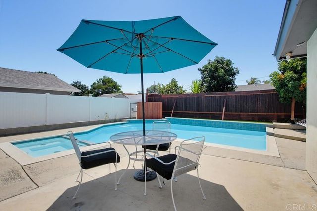 4925 Siesta Drive, Oceanside, CA 92057