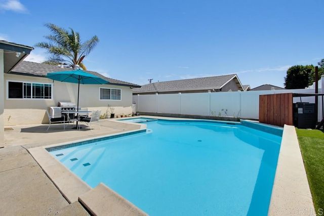 4925 Siesta Drive, Oceanside, CA 92057