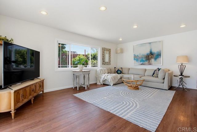 4925 Siesta Drive, Oceanside, CA 92057