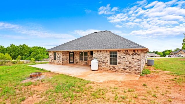2306 County Road 1335, Blanchard, OK 73010