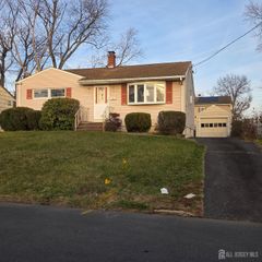 9 Gates Place, Edison, NJ 08817