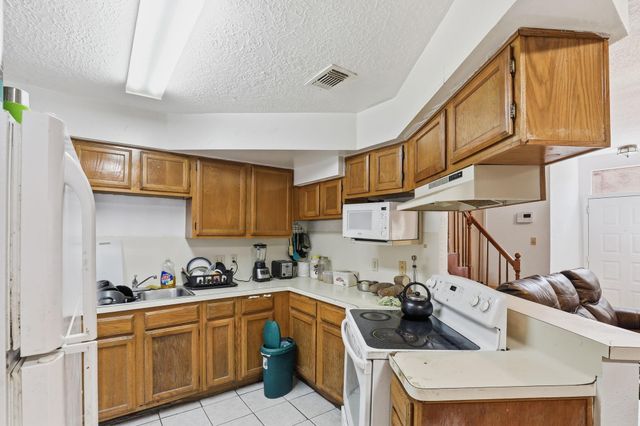 8320 Wild Rose Street 4B, Houston, TX 77083