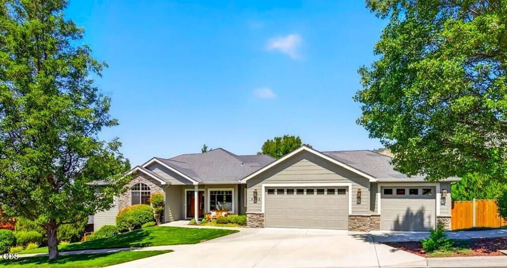 4565 Marissa Circle, Medford, OR 97504