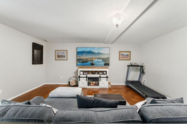 6435 Vernon Avenue S, Edina, MN 55436