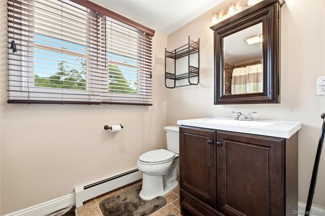 414 Potter Boulevard, Brightwaters, NY 11718