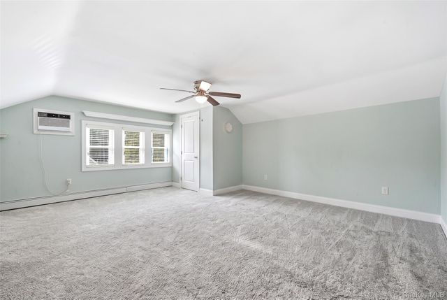 414 Potter Boulevard, Brightwaters, NY 11718