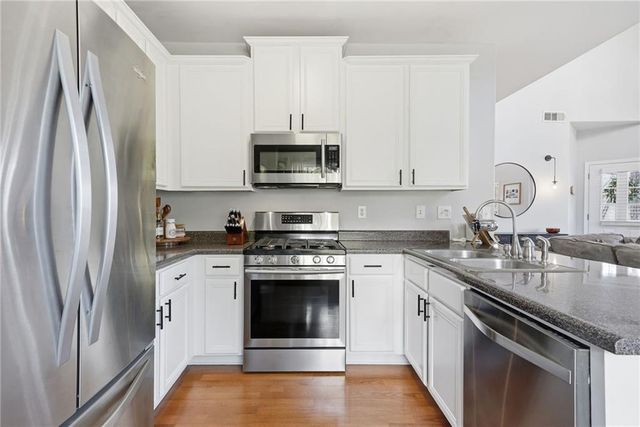 3777 Lake Point Boulevard, Suwanee, GA 30024