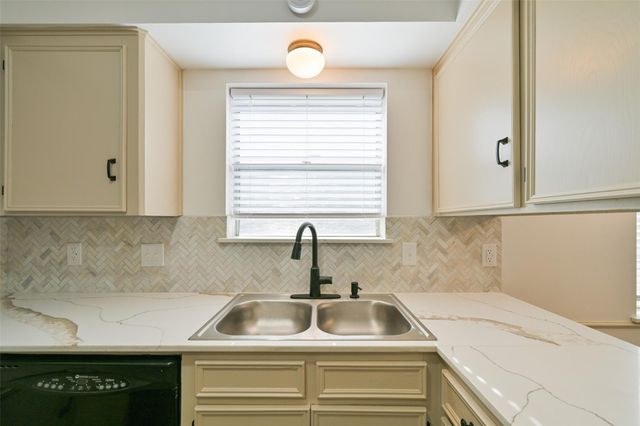 154 Camellia Street, Sugar Land, TX 77478