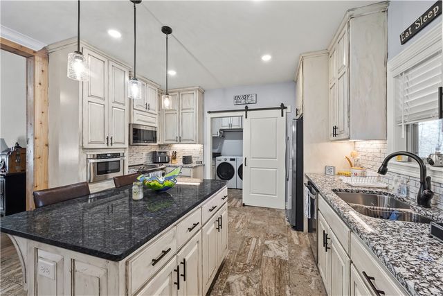 50 Melanie Drive, Bella Vista, AR 72714