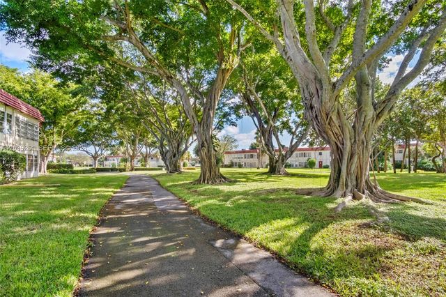 19 Abbey Lane 104, Delray Beach, FL 33446