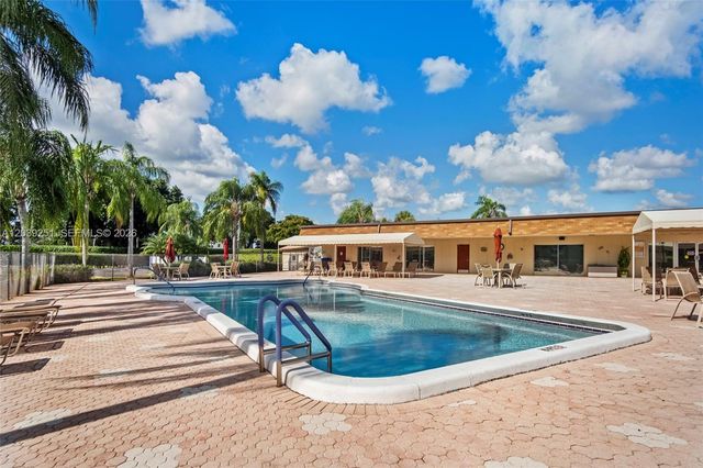 19 Abbey Lane 104, Delray Beach, FL 33446