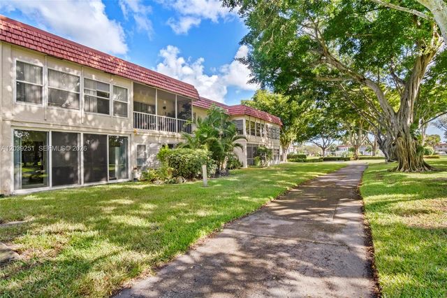 19 Abbey Lane 104, Delray Beach, FL 33446