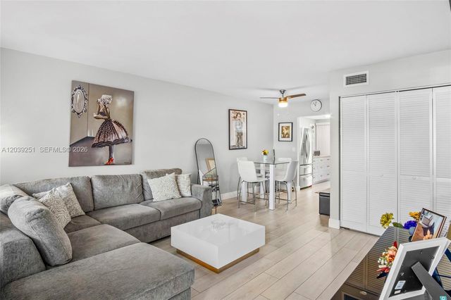 19 Abbey Lane 104, Delray Beach, FL 33446