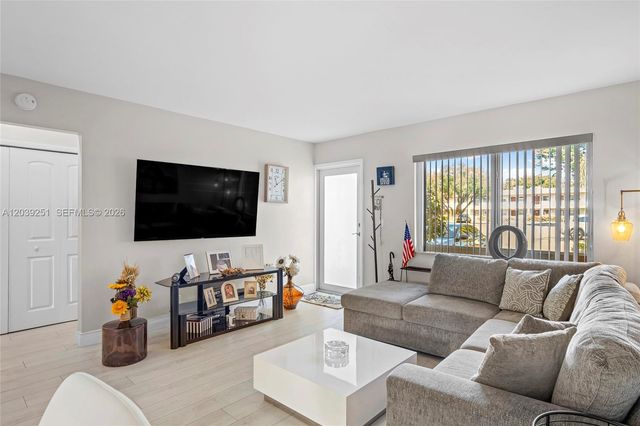 19 Abbey Lane 104, Delray Beach, FL 33446