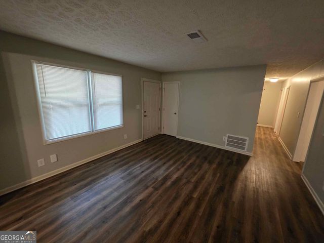 450 Glenwood Dr, Monroe, GA 30655
