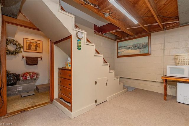 421 Dove Point, Lexington, NC 27295