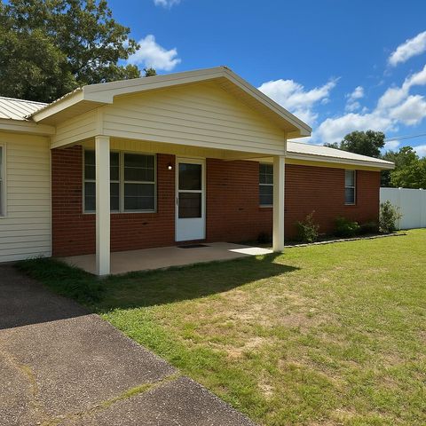 1208 Sunshine Drive, Crestview, FL 32539