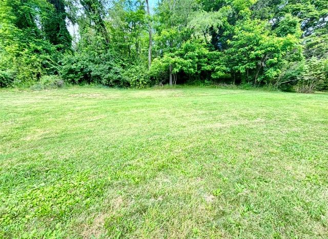 61 Mcmichael Rd, Collier Twp, PA 15106