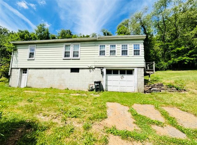 61 Mcmichael Rd, Collier Twp, PA 15106