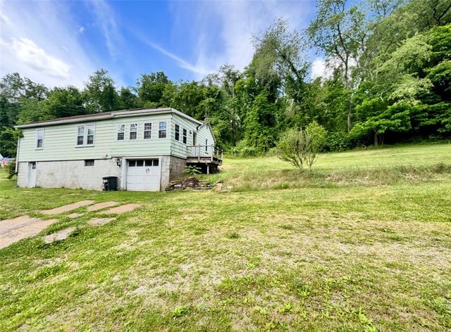 61 Mcmichael Rd, Collier Twp, PA 15106
