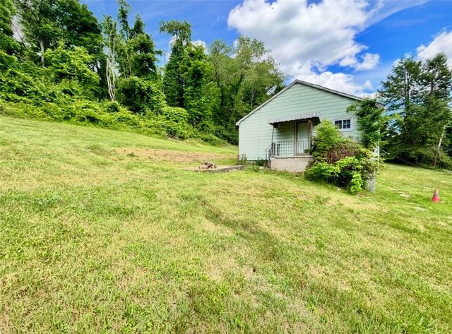 61 Mcmichael Rd, Collier Twp, PA 15106