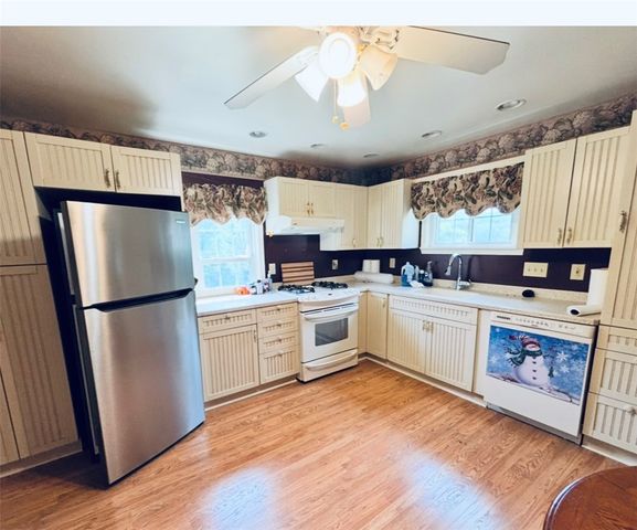 61 Mcmichael Rd, Collier Twp, PA 15106