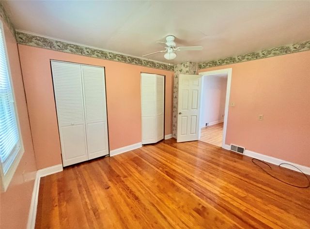 61 Mcmichael Rd, Collier Twp, PA 15106