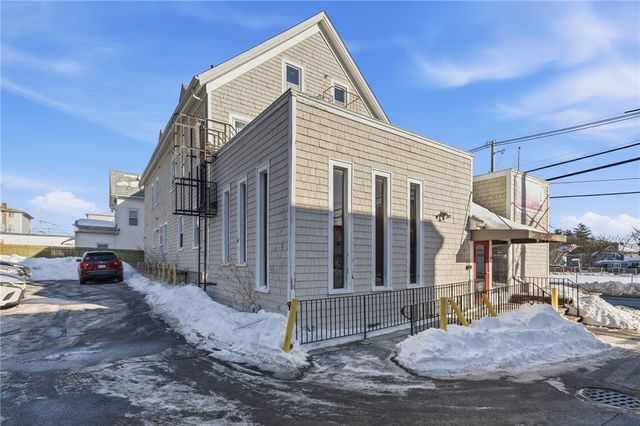 544 Douglas Avenue, Providence, RI 02908